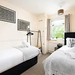 New Business & Long Stays- Sleeps7-by Fabaccommodation Bristol