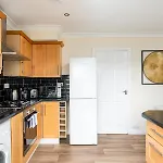 Apartment New Business & Long Stays- Sleeps7-by Fabaccommodation *