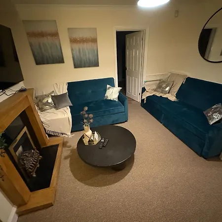 Business & Long Stays- Sleeps7-by Fabaccommodation Apartment Bristol