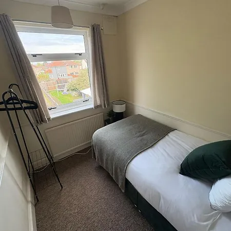 Apartment Business & Long Stays- Sleeps7-by Fabaccommodation Bristol