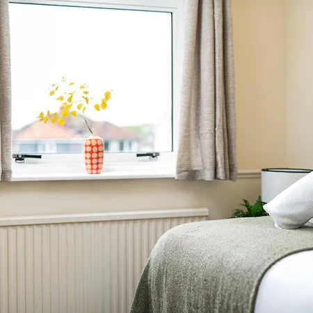 Business & Long Stays- Sleeps7-by Fabaccommodation *