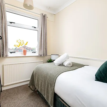 Business & Long Stays- Sleeps7-by Fabaccommodation * Bristol