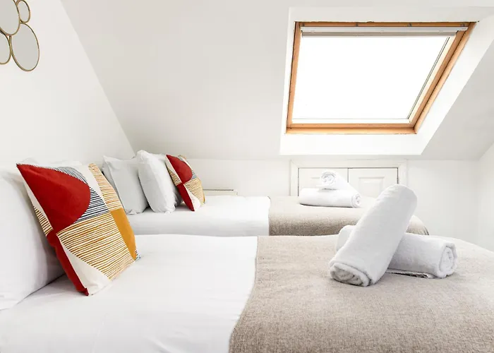 Apartman New Business & Long Stays- Sleeps7-by Fabaccommodation *