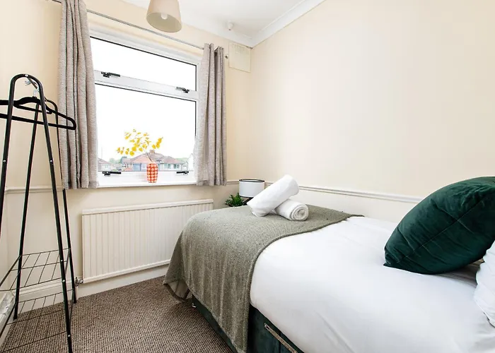 New Business & Long Stays- Sleeps7-by Fabaccommodation * Bristol
