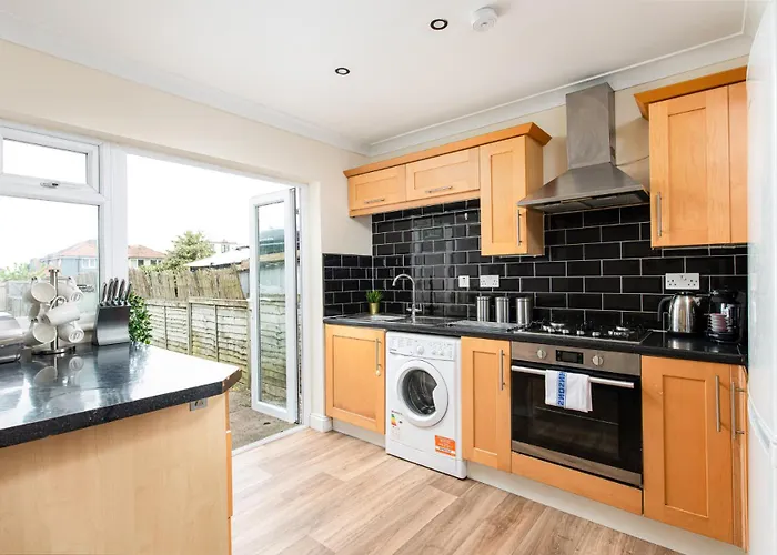 New Business & Long Stays- Sleeps7-by Fabaccommodation Apartment Bristol
