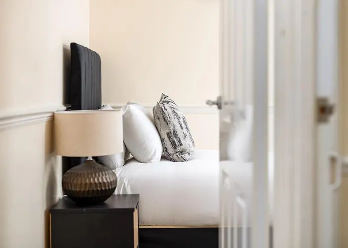 Apartman New Business & Long Stays- Sleeps7-by Fabaccommodation