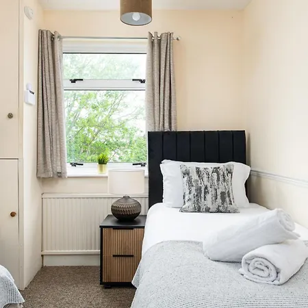 公寓 New Business & Long Stays- Sleeps7-by Fabaccommodation 布里斯托