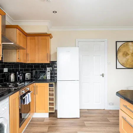 公寓 New Business & Long Stays- Sleeps7-by Fabaccommodation *