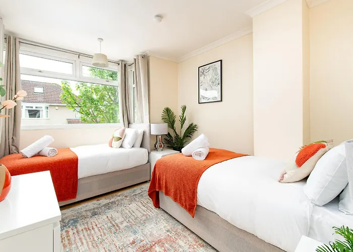 Apartment New Business & Long Stays- Sleeps7-by Fabaccommodation *